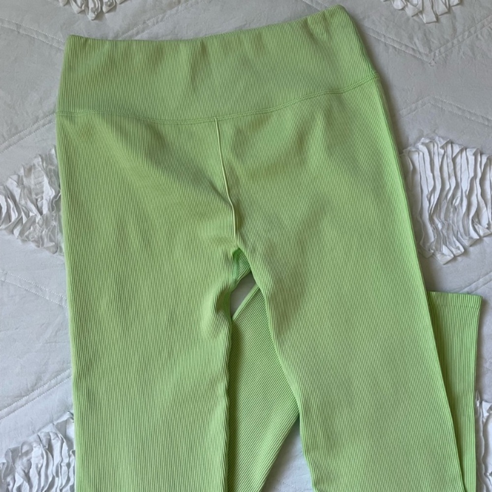 Fabletics High Waisted Seamless Rib Leggings Size… - image 5